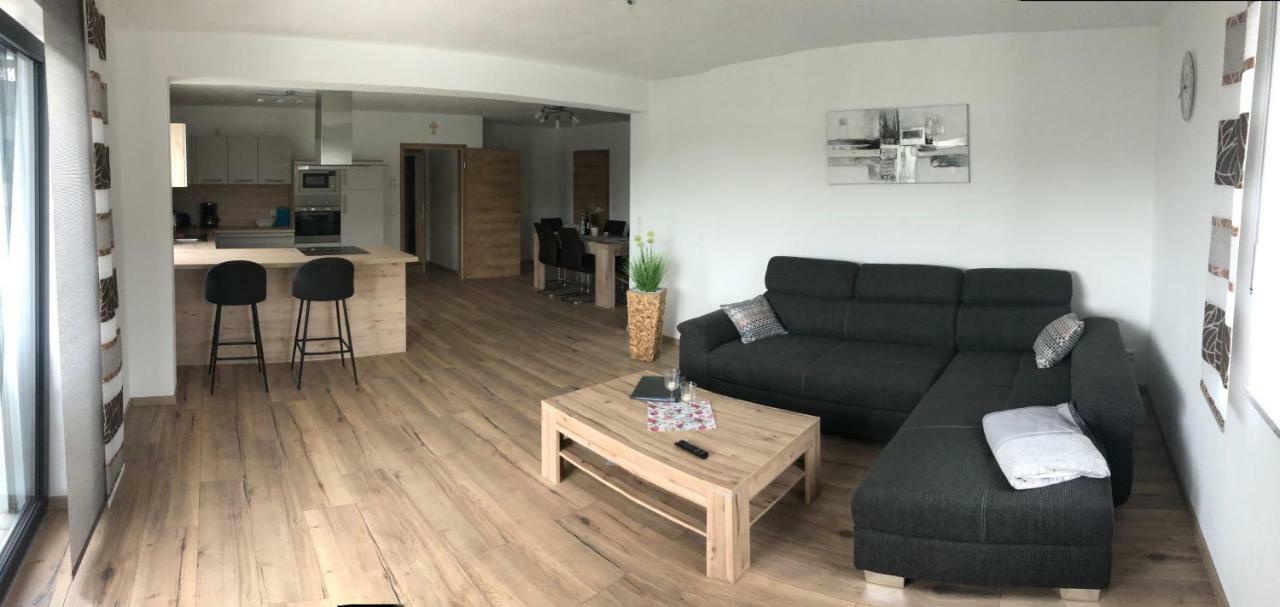 Landhaus Ferienwohnungen Mit Pool Und Wellness Neukirchen-Balbini Ngoại thất bức ảnh