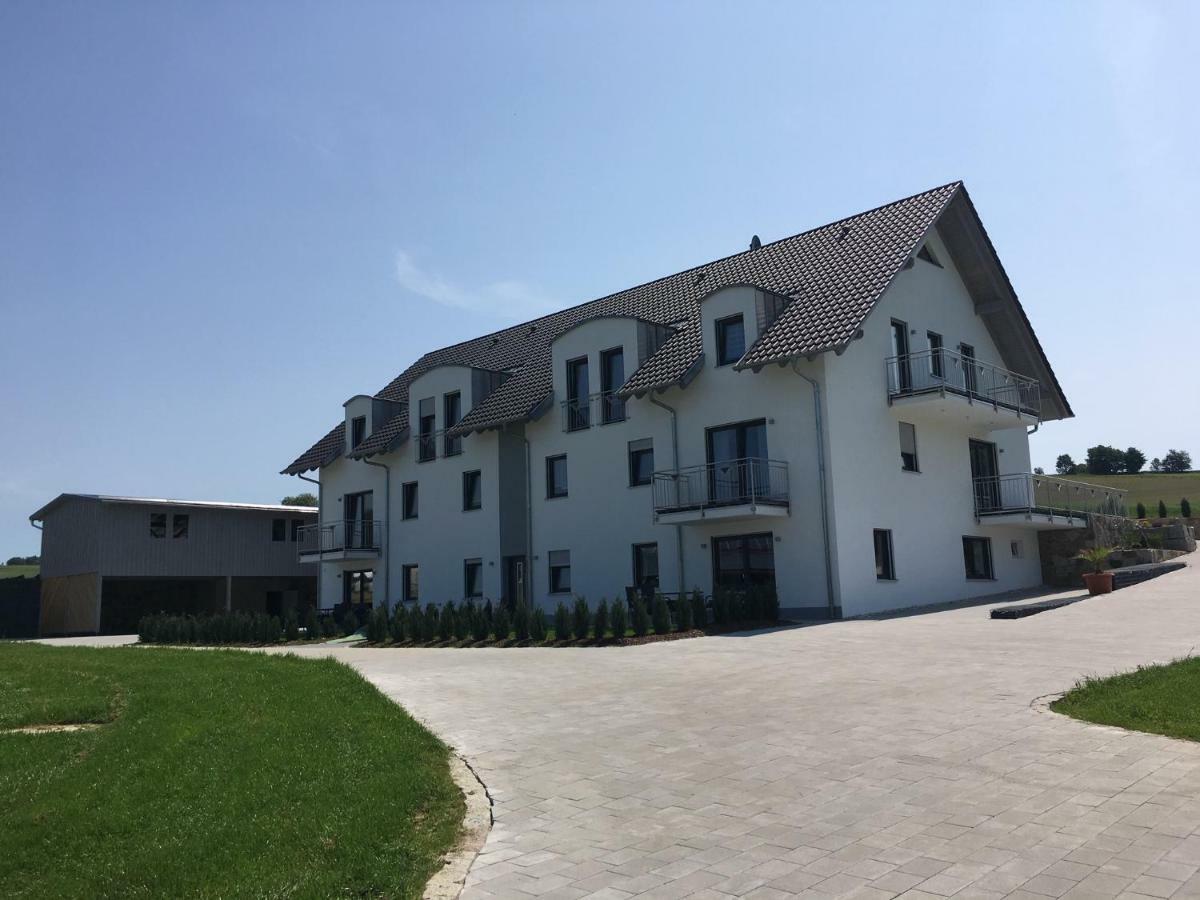 Landhaus Ferienwohnungen Mit Pool Und Wellness Neukirchen-Balbini Ngoại thất bức ảnh